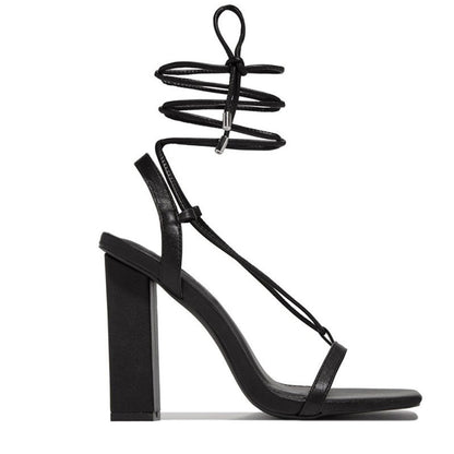 Sandales à talons carrés – Élégance minimaliste et féminité assurée